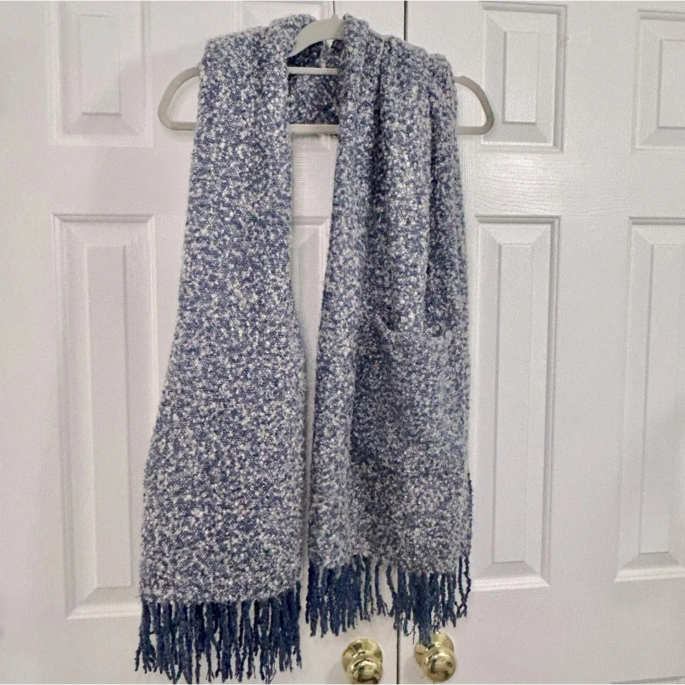 Do Everything In Love Chunky Knit Blue & White Long Line Fringe Scarf w/ Pockets